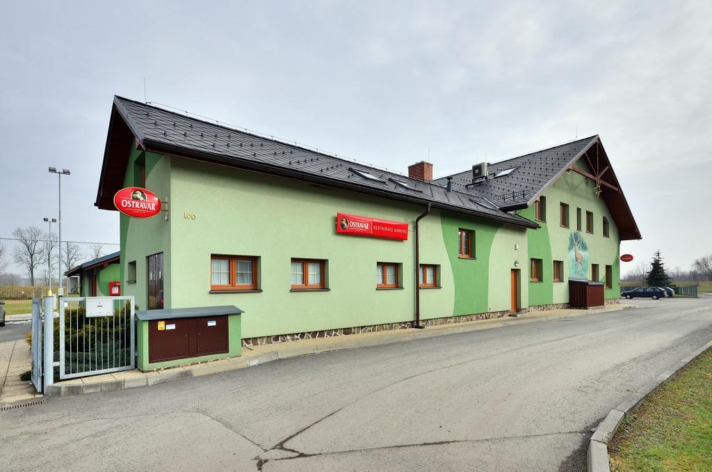 Restaurace A Penzion Kamenec Jilešovice Exteriör bild